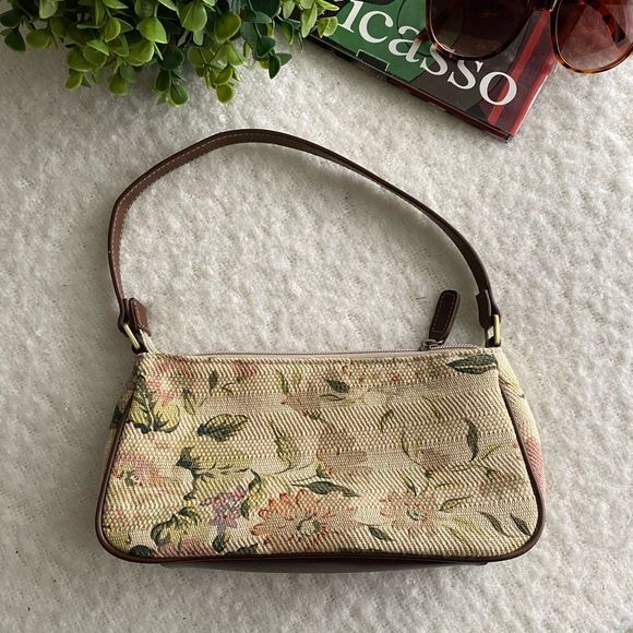 Cherokee Handbags - Vintage-Style Rose and Tan Shoulder Purse